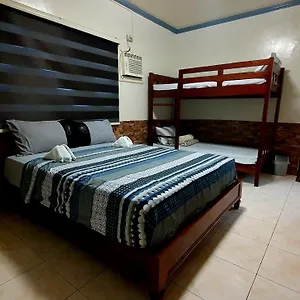 לינה וארוחת בוקר Unk's House